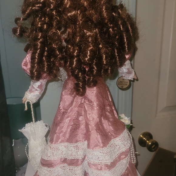 Dandee Brunette Collectible Porcelain Doll with stand & tag - Picture 5 of 7